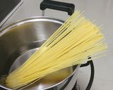 รูปขั้นตอนการทำที่ 1 ของ สปาเก็ตตี้กะเพราหมูนุ่ม🍝🐷
