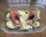 Foto del paso 3 de la receta: Salmón al Horno con Patatas