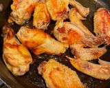A picture of step 2 of Fried Chicken Wings with Fish Sauce.