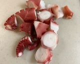 Foto del passaggio 1 della ricetta Polpo in umido con patate alla giapponese 🐙