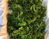 A picture of step 1 of Nutty Kale Crisps.