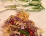Hình bước làm 5 của món Gà chiên sốt mắm