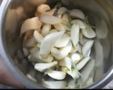 A picture of step 1 of Garlic Powder.