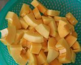 Hình bước làm 1 của món Canh đu đủ nấu xương