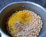 A picture of step 1 of Punjabi chole masala.