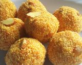 A picture of step 4 of Rava carrot laddu.