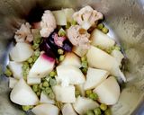 A picture of step 1 of Pav Bhaji Fondue.