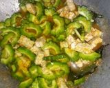Foto langkah ke 3 dari resep Tumis pare tempe.