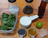 Foto del paso 1 de la receta: Aderezo de yogurt, albahaca y poppy seeds