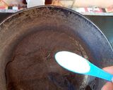 A picture of step 4 of Sweet coconut flakes.