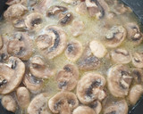 Foto del paso 4 de la receta: Champiñones en salsa de vino blanco