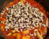 Foto del passaggio 4 della ricetta Totani in umido con fagioli occhio nero