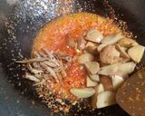 Foto langkah ke 3 dari resep Jengkol pedas daun jeruk.