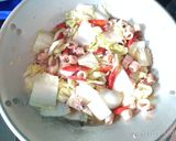 Foto langkah ke 5 dari resep Tumis sawi putih cumi.