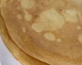 A picture of step 1 of 3 ingredients crepes.