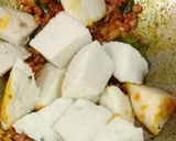 A picture of step 2 of Leftover Idli Fry.