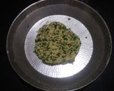 A picture of step 2 of Spinach paratha.