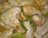 Foto langkah ke 2 dari resep Sayap ayam goreng bumbu ungkep.