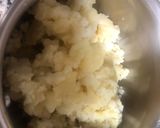 A picture of step 1 of Crispy potato vada.
