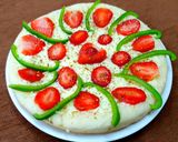 સ્ટ્રોબેરી ચીઝ પીઝા (Strawberry Cheese Pizza Recipe In Gujarati) રેસીપી સ્ટેપ4ફોટો