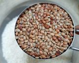 A picture of step 1 of Crispy horse gram dosa.
