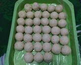 Foto langkah ke 5 dari resep Onde-onde isi coklat.