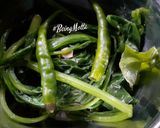 A picture of step 2 of Spinach Poha.