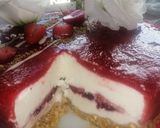 Foto del passaggio 5 della ricetta Torta fredda alle fragole