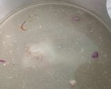 Foto langkah ke 3 dari resep Sop jamur putih.