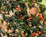 Foto langkah ke 4 dari resep Tumis Kangkung Tempe ala Mom KimKay.