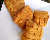 A picture of step 8 of Mat samosa.