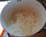 Foto del paso 1 de la receta: Sopa china de cebollas _ vegan