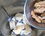 வால்நட் வாழைப்பழம் மில்க்ஷேக்(Walnut Banana Milkshake recipe in tamil) ரெசிபி ஸ்டேப் 1 புகைப்படம்