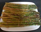 A picture of step 4 of My Grilled Asparagus. 😁.