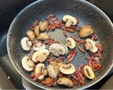 Foto del paso 2 de la receta: Arroz Cremoso Express de Champiñones y Bacon en Airfryer Cosori