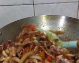 Foto langkah ke 6 dari resep Cumi Asam Manis Saus Tiram.