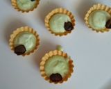A picture of step 5 of Creamy Fruit Canepè.