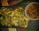 Foto langkah ke 2 dari resep Bakwan bayam krispi dan sambal mantaap.