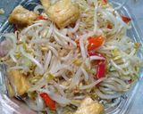 A picture of step 7 of Tumis tauge.