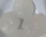 A picture of step 1 of Ice apple shake.