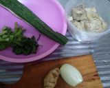 Foto langkah ke 1 dari resep Sayur Oyong Ayam.