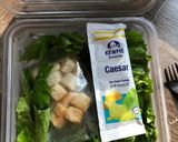 Gambar langkah 2 resipi Egg Caesar Salad.