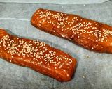 Foto del paso 2 de la receta: Salmón al horno marinado con soja y miel con tallarines de calabacín