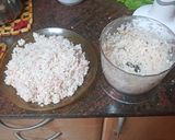 Foto del paso 3 de la receta: Empanadillas de merluza, gambas, palitos de cangrejo y huevo duro al horno con ensalada
