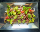 Foto del paso 2 de la receta: Ensalada de aguacate, tomate y atún