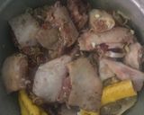 Hình bước làm 2 của món Gà kho sả ớt