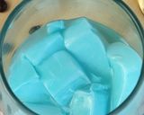 Foto langkah ke 2 dari resep Ice Gummy Caramel Macchiato.