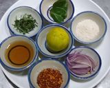 รูปขั้นตอนการทำที่ 5 ของ ลาบไก่ทอด
