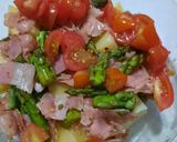 Foto del paso 4 de la receta: Ensalada con jamón, cherry, espárragos y papa