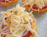 A picture of step 3 of Mini Monaco Pizza.